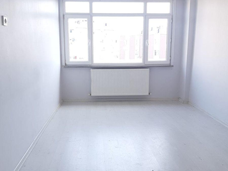 2 000 Tl Fatih Capaya Yakin Konumda Kiralik 2 1 Salon 75 M2 Daire