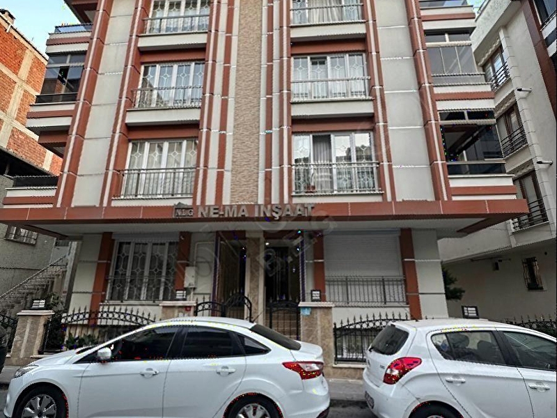 Yeni̇mahalle' de satilik 2+1 110 m2 geni̇ş ferah dai̇re