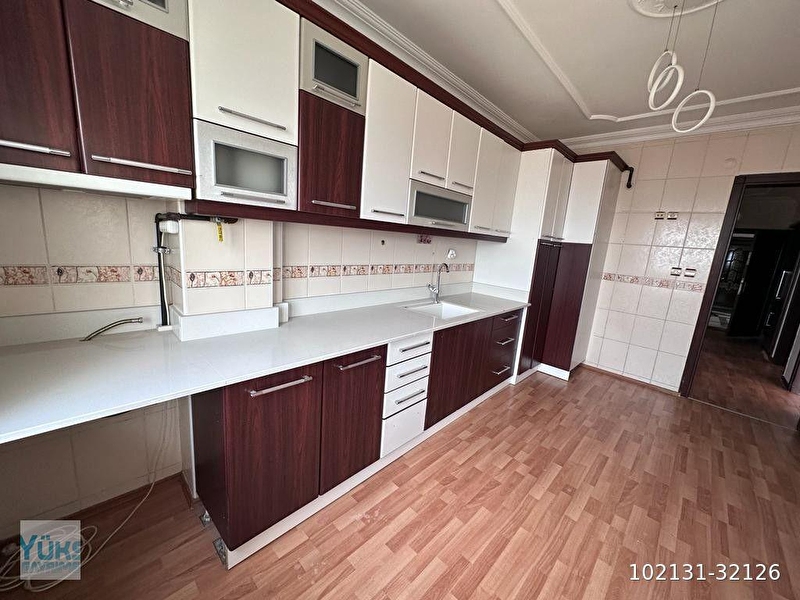 Denizli bağbaşında şehir manzaralı önü açık 180 m2 3+1 satılık arakat daire