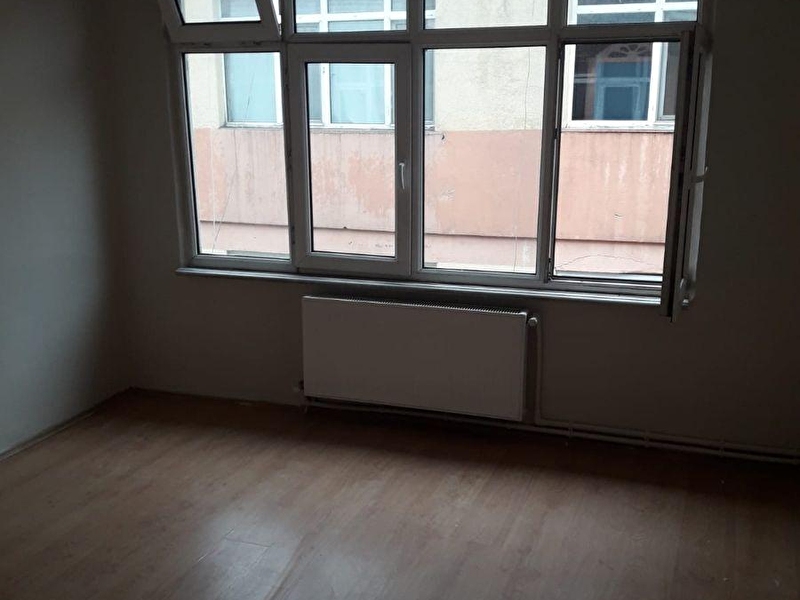 2 500 Tl Aksarayda Kiralik 3 1 Salon 120 M2 Kombili Daire Emlak Center