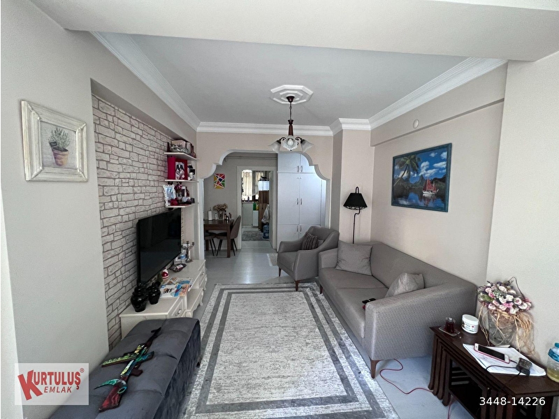 Kurtuluş emlak veli̇efendi̇ buz pi̇sti̇ karşisi asansörlü yeni̇ bi̇nada 80 m² 2+1 2. kat