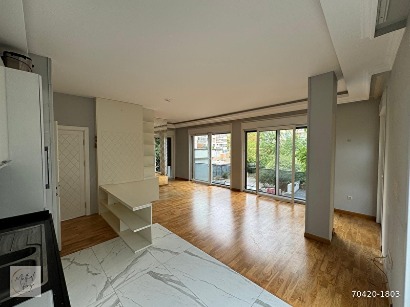 Mutluol proje'den yali parseli̇nde 3 yaşinda ofi̇s ve konuta uygun 3+1 satilik dai̇re