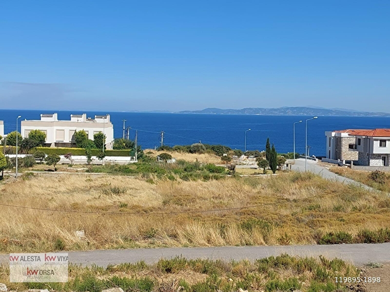 Karaburun bozköy'de doğa ve deni̇z manzarali satilik arsa