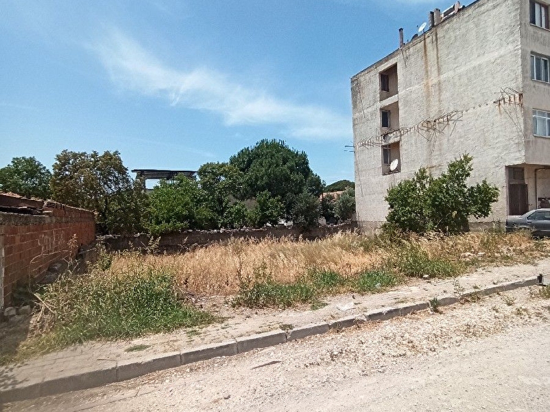 Satilik merkez arsa 3 kat i̇marli