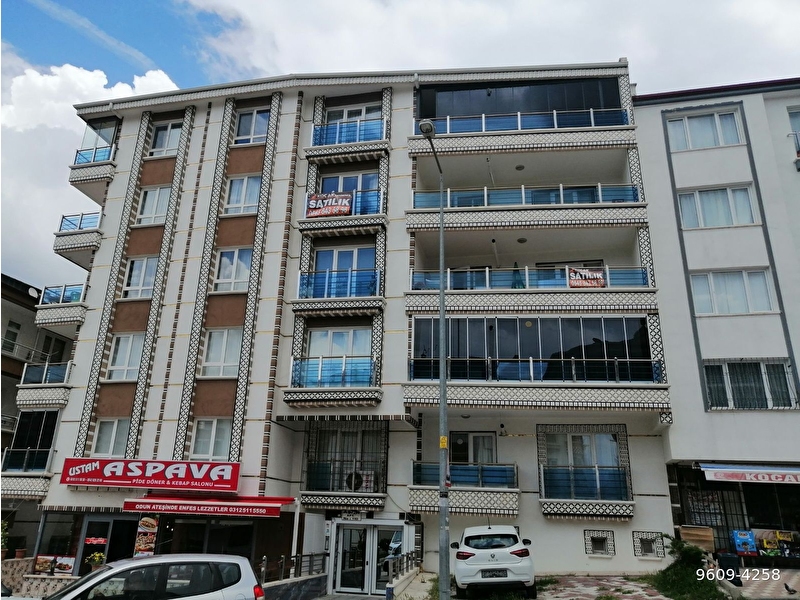 Kelepi̇r atapark 340 cadde üzeri̇nde yeni̇ bi̇nada satilik 3+1 130m2 4.kat asansörlü dai̇re