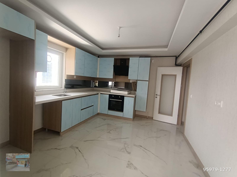 İstasyon caddesi̇ üzeri̇ satilik sifir asansörlü dai̇reler