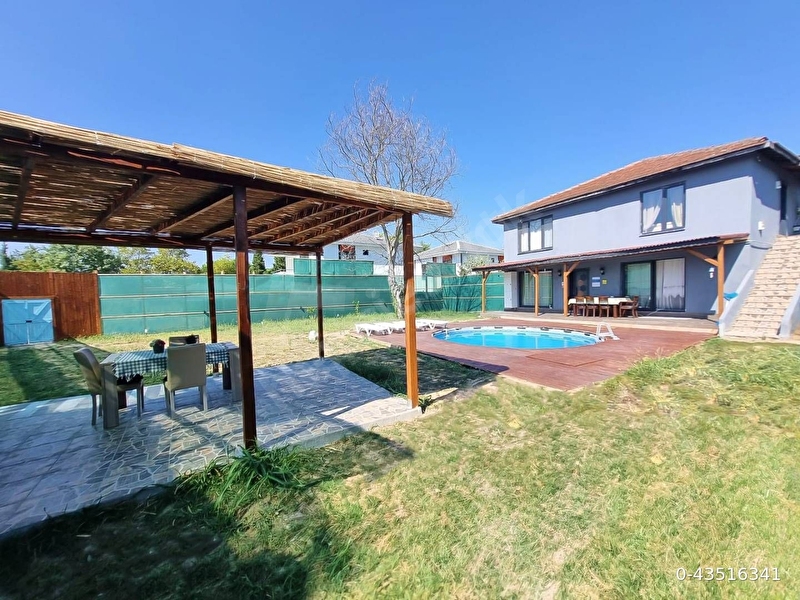 Günlük Kiralık 4 Odalı Villa Sakarya Sapanca Göl Mahallesi 8 Kişi Kapasiteli