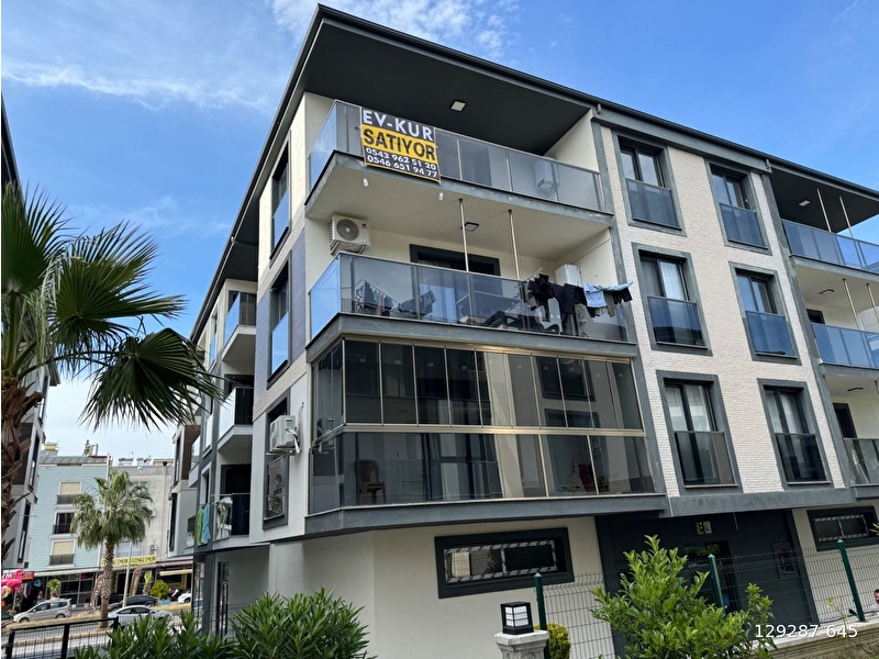 Kuşadası davutlar’da havuzlu site i̇çerisinde satılık 2+1 daire