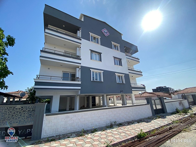Remax target'den akhi̇sar cumhuri̇yet'de 3+1 satilik dubleks dai̇re