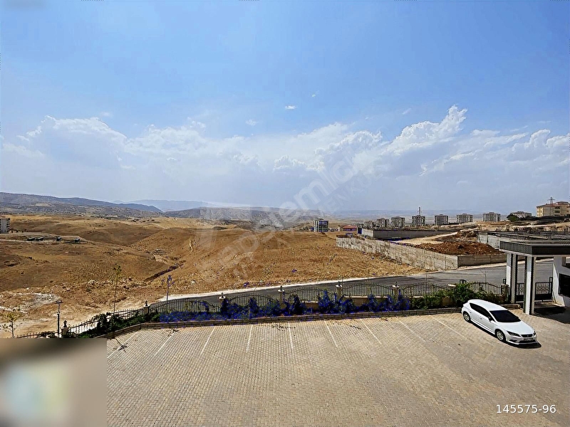 Satılık Özel Tasarım 4+1 Daire Ninova Sitesi Veyselkarani Mah