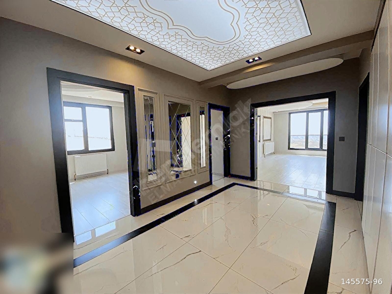 Satılık Özel Tasarım 4+1 Daire Ninova Sitesi Veyselkarani Mah