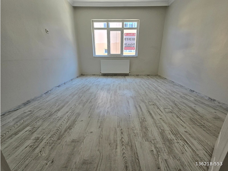 Deluxe 26 ' dan çi̇ft cephe balkonlu i̇çi̇ yapili 2+1 90 m2 firsatt