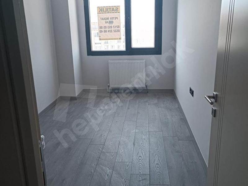 Petek'ten Beygah Pazarı Yanında 3+1 Sıfır Daire