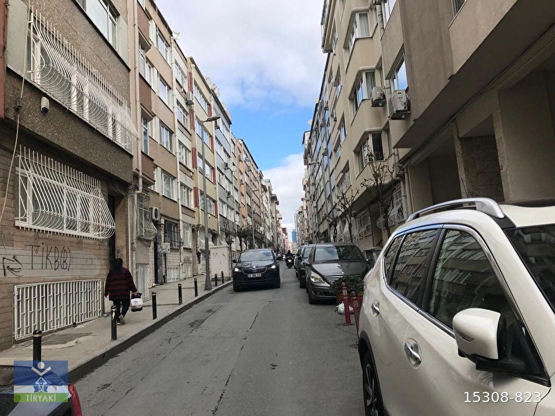 Şi̇şli̇ kurtuluş bozkurt caddesi̇ 2.ada üst kat boş dai̇re