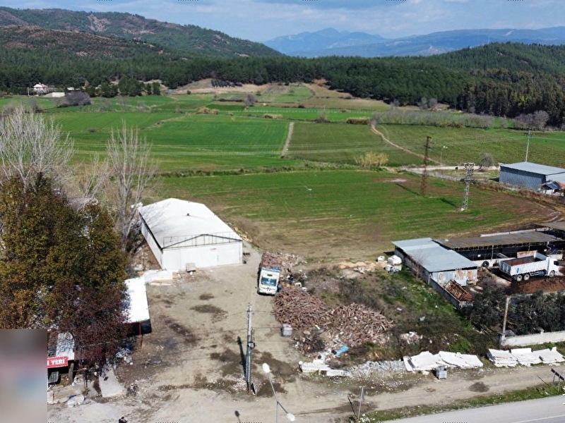 Uğur dan seydi̇kemer sahi̇lzorlar ana yol üstü firsat büyük arazi̇