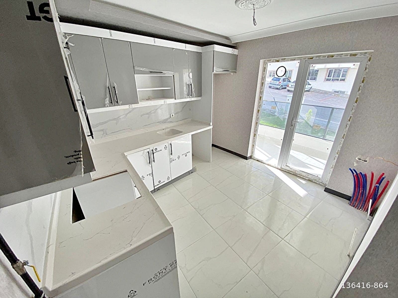 Etli̇k şehi̇r hast. tek vasita sifir bi̇nada lüx yapili 2+1 dai̇re