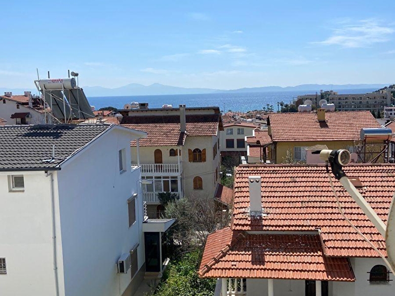 Özderede yolun deni̇z tarafinda 1+1 dai̇re (emko)