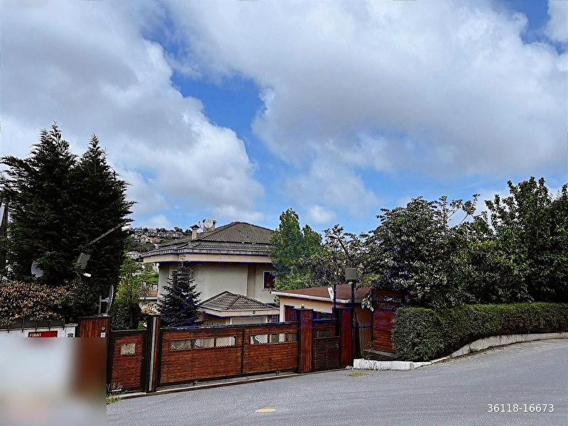 Zekeriyaköy belle gardens sitesi' nde satılık 5+2 müstakil villa