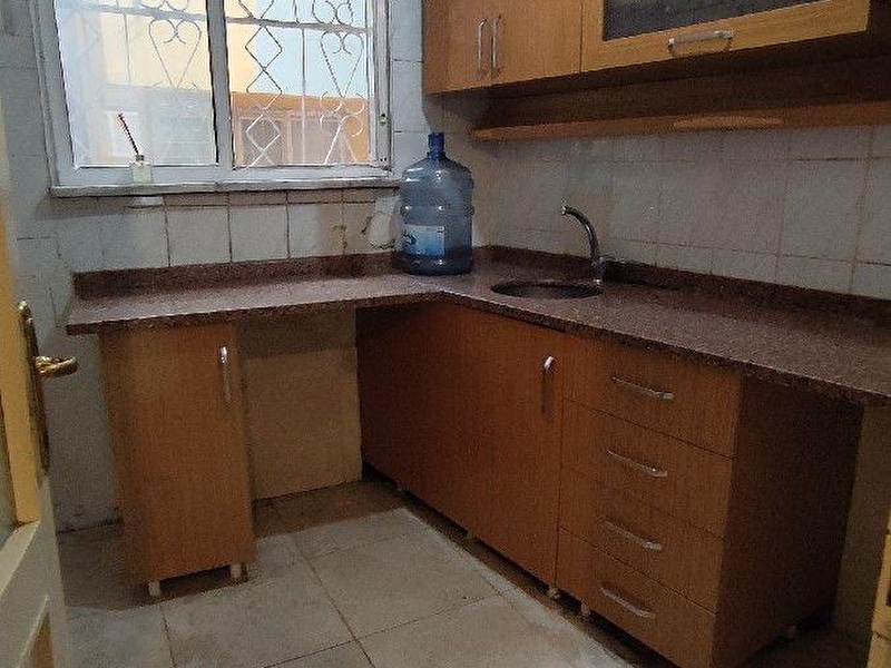 Öğrenci̇ye metro özdi̇lek kanyon ve zorlu holdi̇ng 5 dk 2+1 arakat balkonl 85 m2 ki̇ralik dai̇re