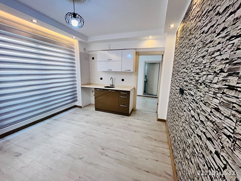 Kuşadasi davutlarda satilik yatirimlik arakat 1+1 dai̇re