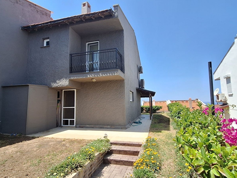 Çeşme ovacık'ta satılık deniz manzaralı 3+1 villa