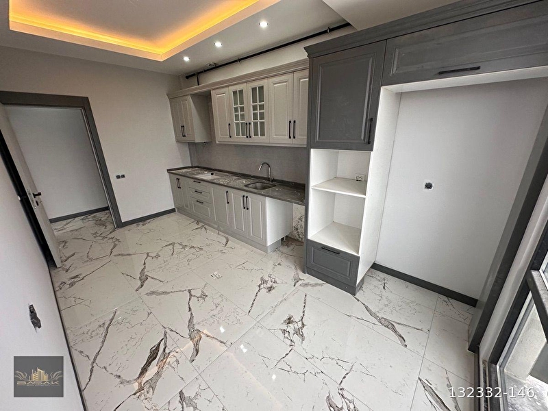 Başaktan şemi̇kler mahallesi̇nde stilik 3+1 arakat asansörlü dai̇re