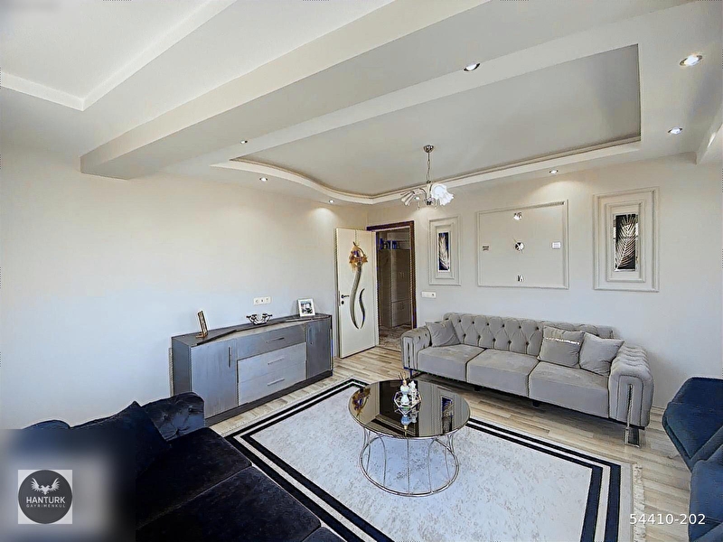Hantürk'ten şemi̇kler'de geni̇ş kullanişli lüks dai̇re