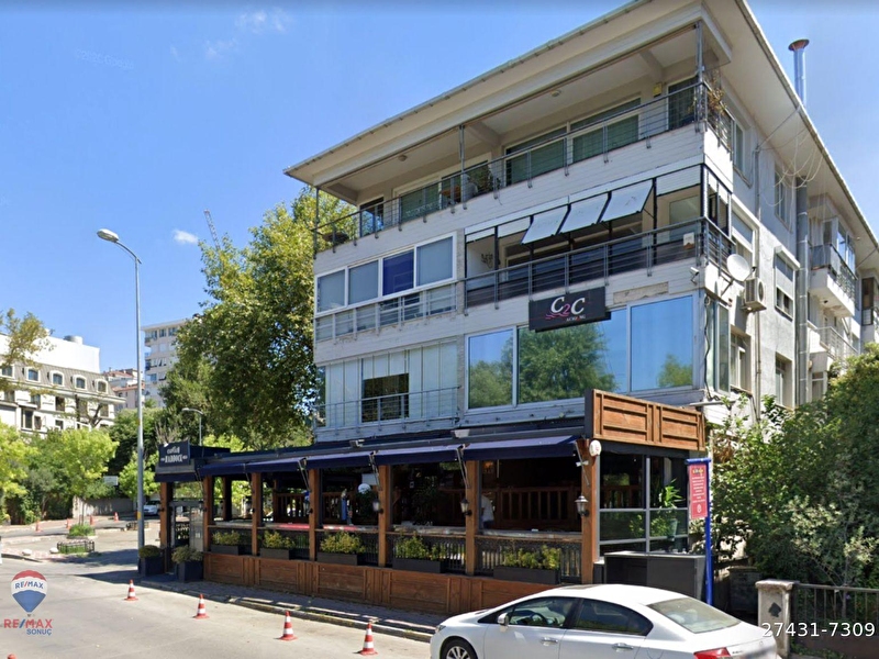 Kalamiş sahi̇lde satilik emsalsi̇z 2 katli restoran bar (yabanci)