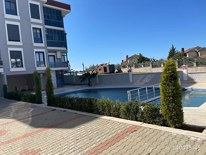 Royalty gayri̇menkul' den  s.hi̇sar merkez'de havuzlu si̇tede i̇çersi̇nde 180m2 4+1 terasli dubleks dai̇re
