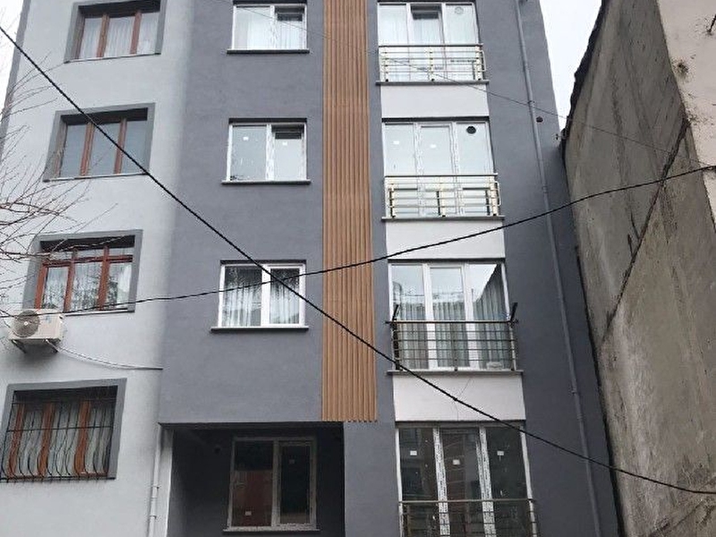 Çeli̇ktepe merkezi̇nde sahi̇bi̇nden satilik asansör lü yeni̇ bi̇na