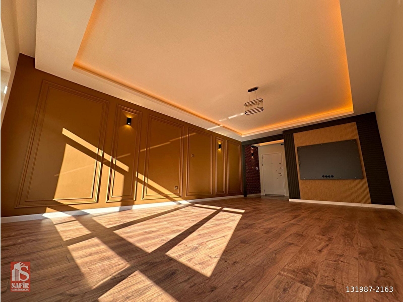 Safi̇r'den gi̇resun cad paraleli̇ asansörlü lüx yapili 3+1 dai̇re!!!
