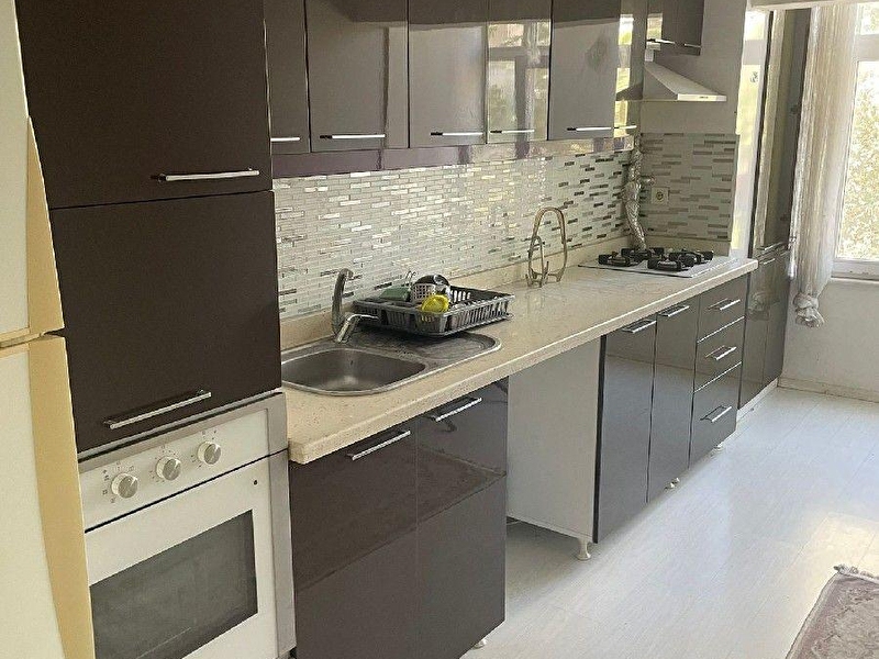 İstanbul beyli̇kdüzü sahi̇l mahallesi̇ mari̇na ci̇varinda eşyali ki̇ralik 3+1 arakat dai̇re