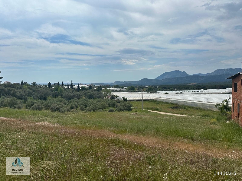 Doğa manzaralı 1421 m2 fırsat tarla