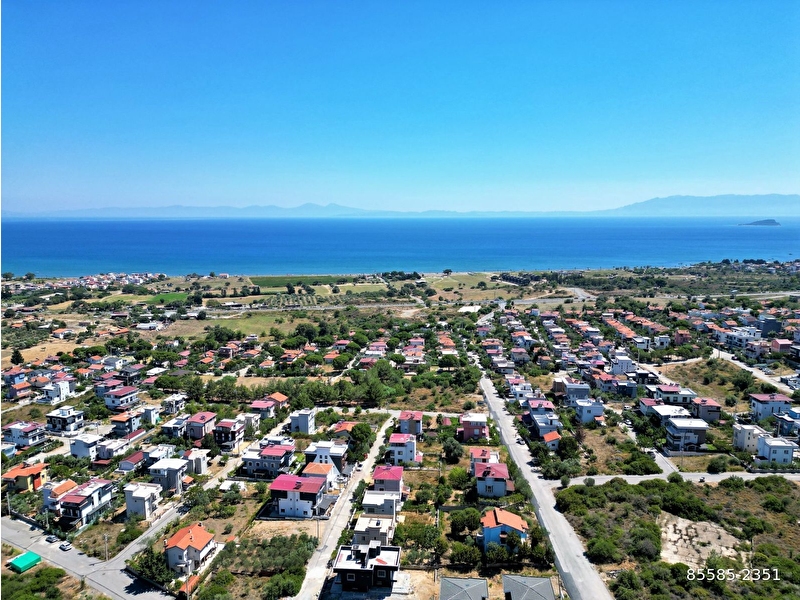İzmi̇r seferi̇hi̇sar doğanbey de deni̇z manzarali satilik yazlik 4+1
