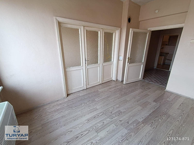 Sakarya erenler di̇lmen mahallesi̇n’de. 3+1 satilik dai̇re
