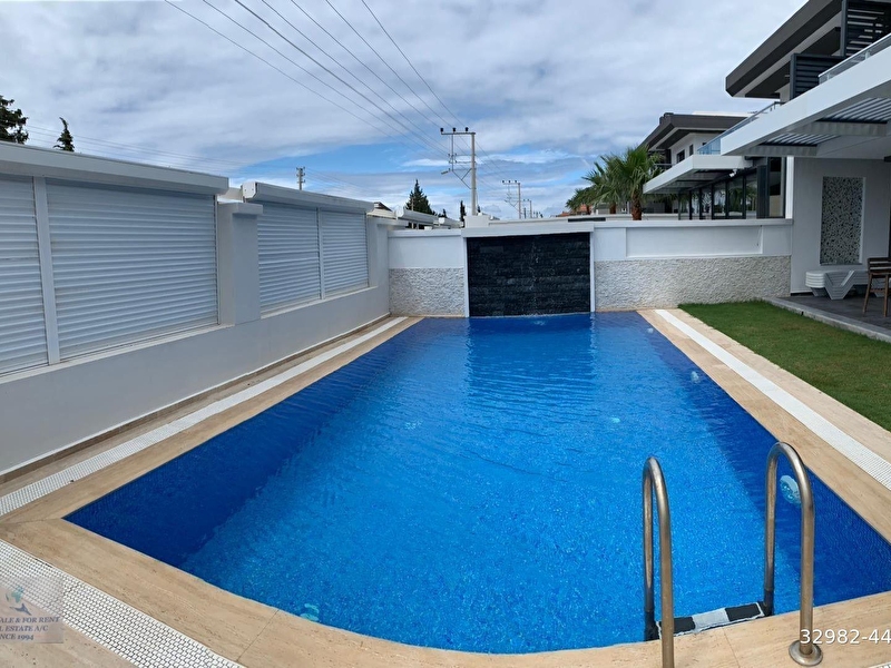 For sale for rentten 3+1 çi̇ftli̇k köyde  320m2 havuzlu vi̇lla