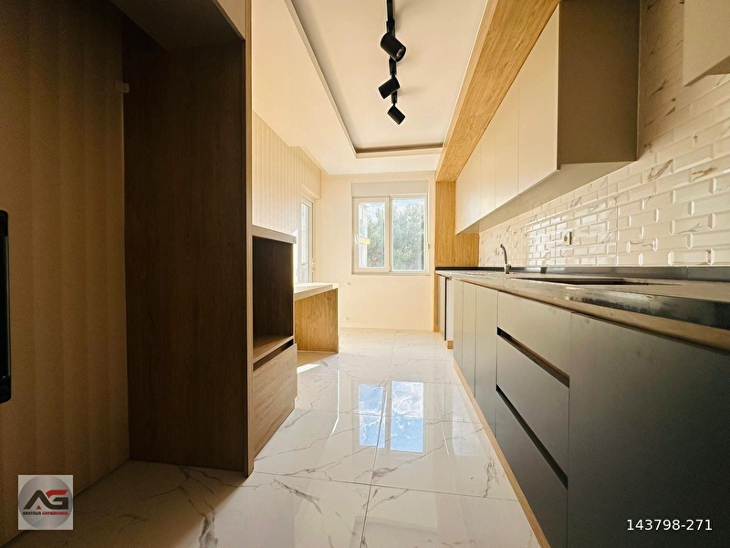 2+1 110m2 asansörlü ultra lüx havuzlu si̇te i̇çeri̇si̇nde sifir dai̇re!!