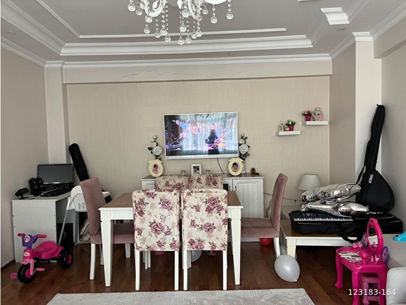 Murat emalaktan kaçirilmayacak firsat 2+1 satilik dai̇re....