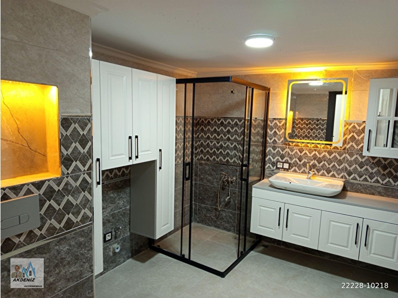 Akdeniz emlak'tan satılık şehzadeler i̇lç yarhasanlar mah 3+1 130 m2 ara kat daire