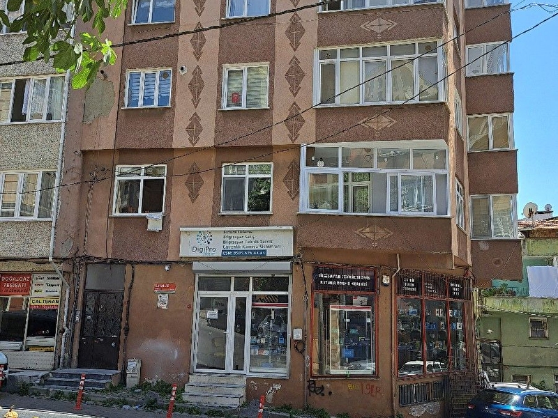 Çeliktepede yıldırım beyazıt caddesi üzerinde net 110m balkonlu daire