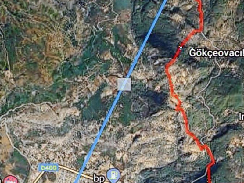 Remax mavi̇'den göcek'te, asfalt cepheli̇, önü açik 1.048m² tarla