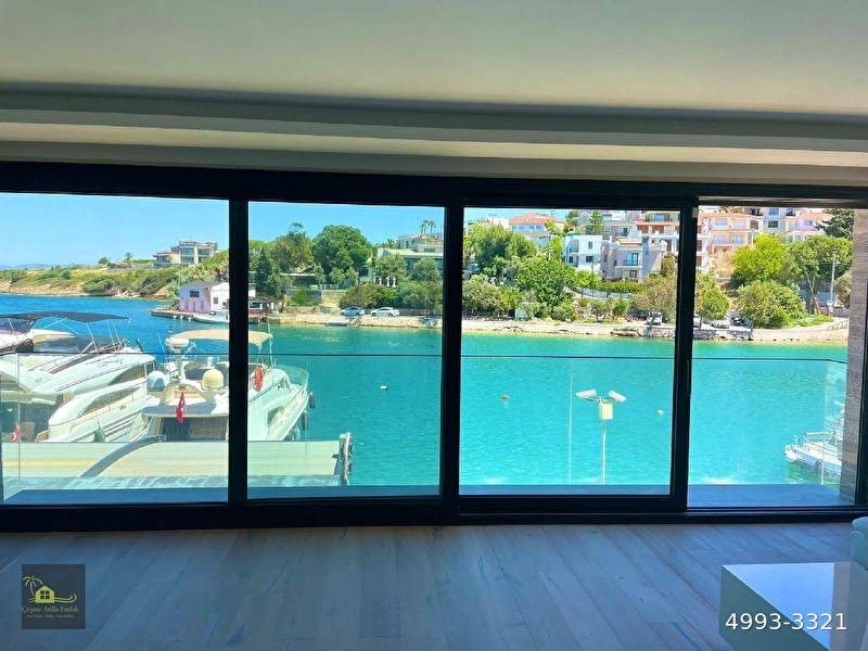 Çeşme dalyan'da deni̇ze sifir deni̇z manzarali dublex dai̇re