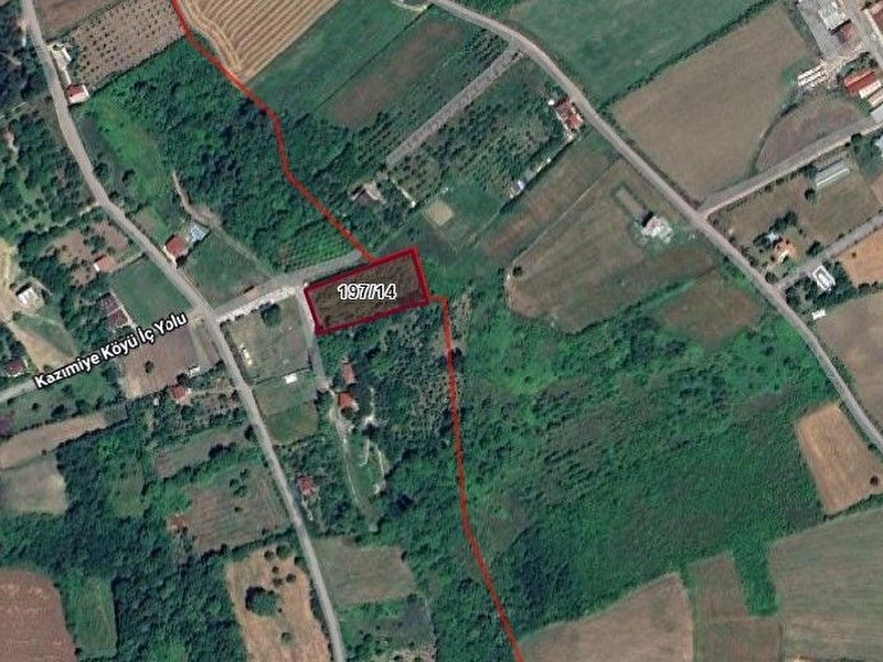 Yalova da muazzam deniz ve doğa manzaralı su yol elektrik ve doğalgazlı bulunan 2820 m2 arazi