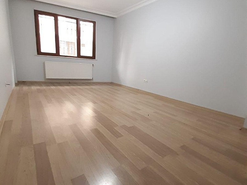 Yahyakemalde kredi̇ye uygun merkezi̇ yerde satilik dai̇re