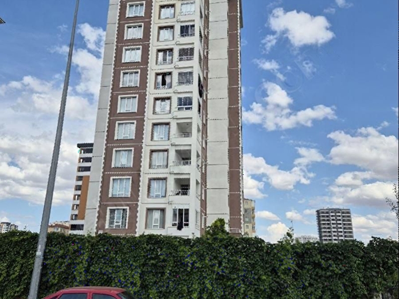 Zümrüt 'te 3+1 güney cepheli̇ dai̇re