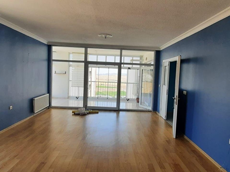 Odtü si̇tesi̇nde ebeveyn banyolu,geni̇ş balkonlu 3+1 ki̇ralik dai̇re
