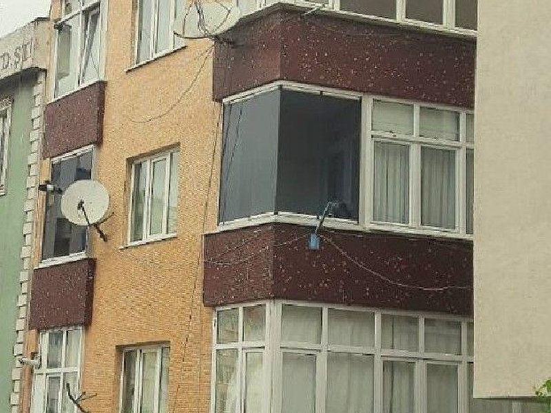 Yeşi̇lpinar'da 3.kat balkonlu temi̇z satilik dai̇re