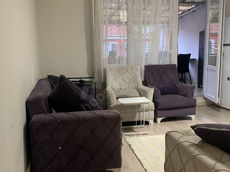 Tekin Emlak'tan Eşref Efendi Sokakta Çift Teraslı 1+1 Daire