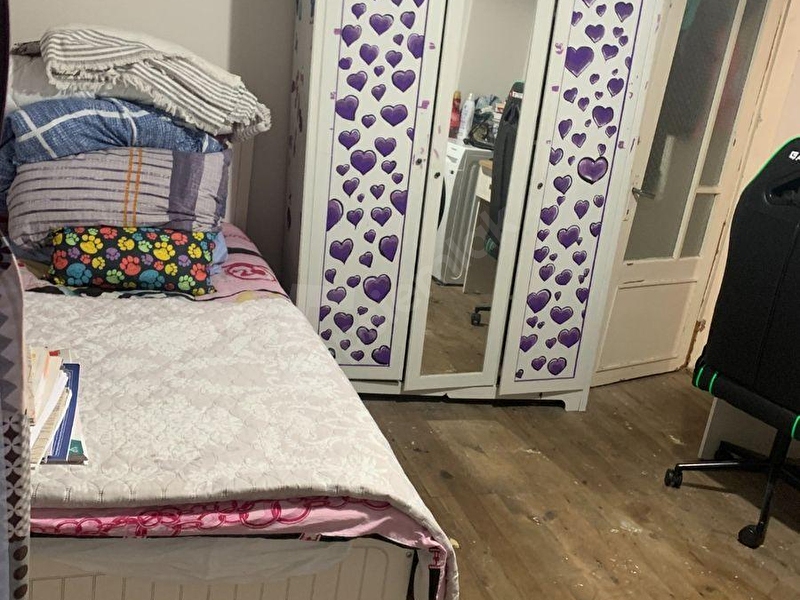 Tekin Emlak'tan Eşref Efendi Sokakta Çift Teraslı 1+1 Daire