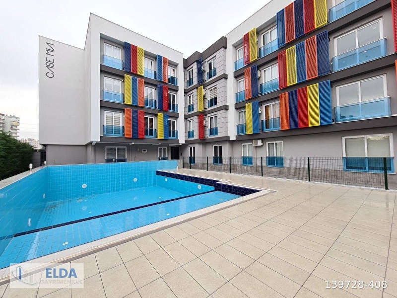 Ful eşyalı havuzlu sitede 1+1